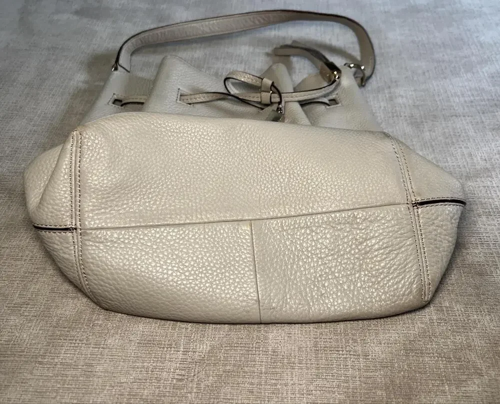 Kate Spade Bucket Bag Womens Large Beige Leather Tassel Drawstring Crossbody